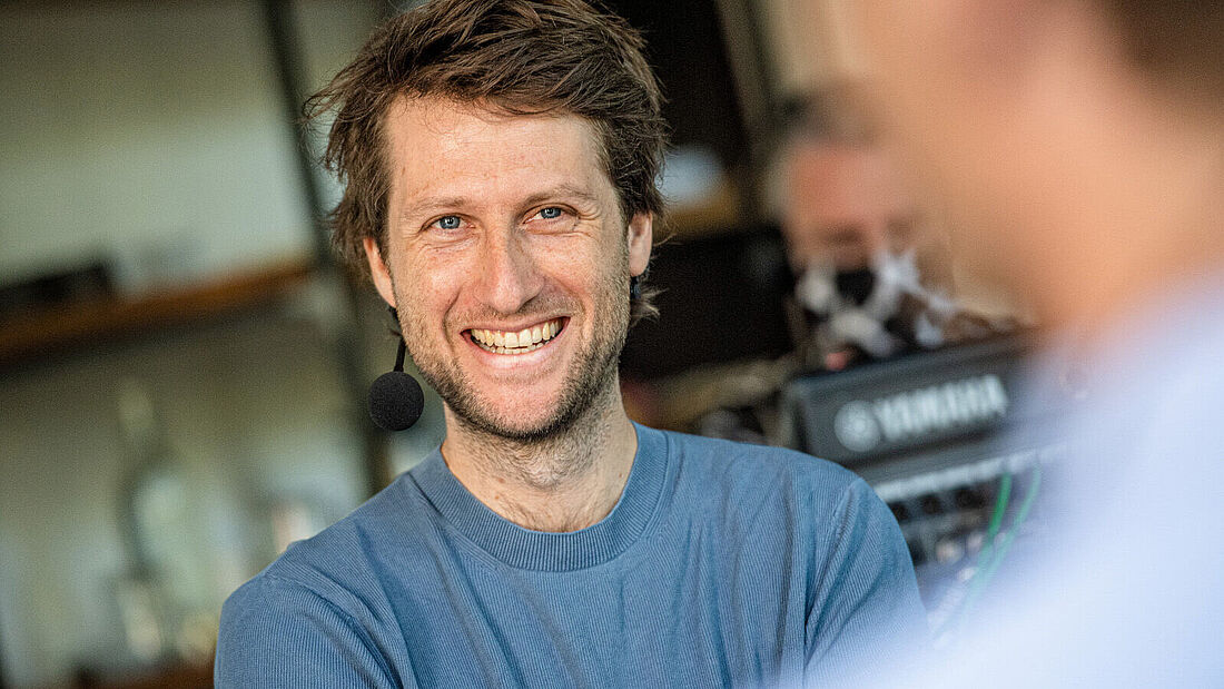 Jannis Hülsen bei der Aufnahme des Podcast zur Langen Nacht der Wissenschaften